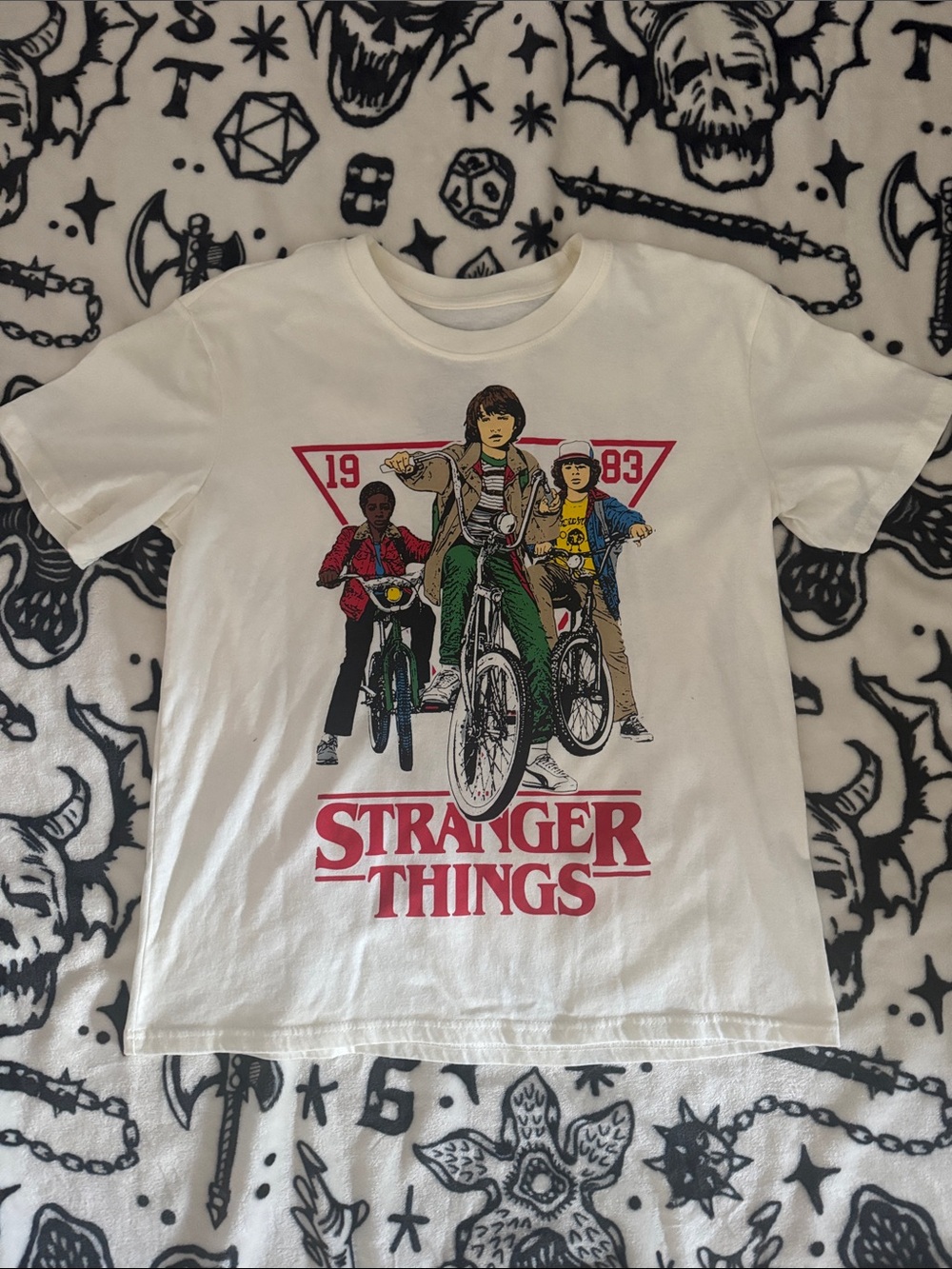 Men’s Netflix Stranger Things 1983 Vintage Graphic Tee Size Small